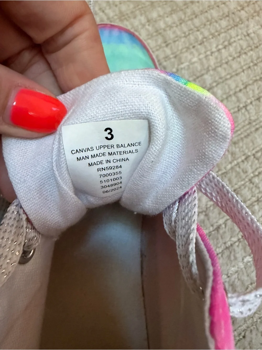 EUC THE CHILDRENS PLACE SIZE 3 BIG GIRL TIE DYE HIGH TOP SNEAKERS